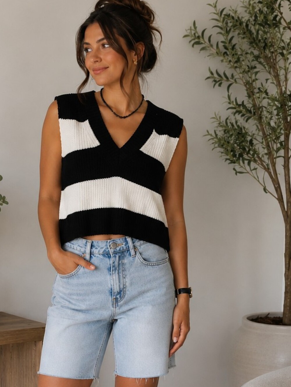 Striped Knit V‑Neck Sweater Vest | Size Medium